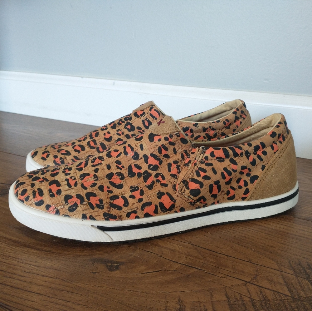 twisted x cheetah print cork slip ons sz 5.5